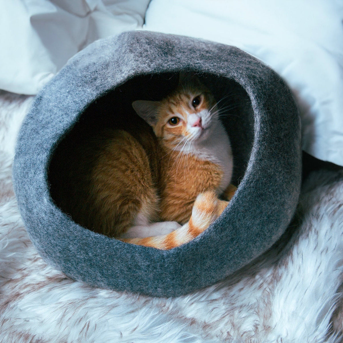 Graphite Ombre Organic Wool Cat Cave - Pet Bed
